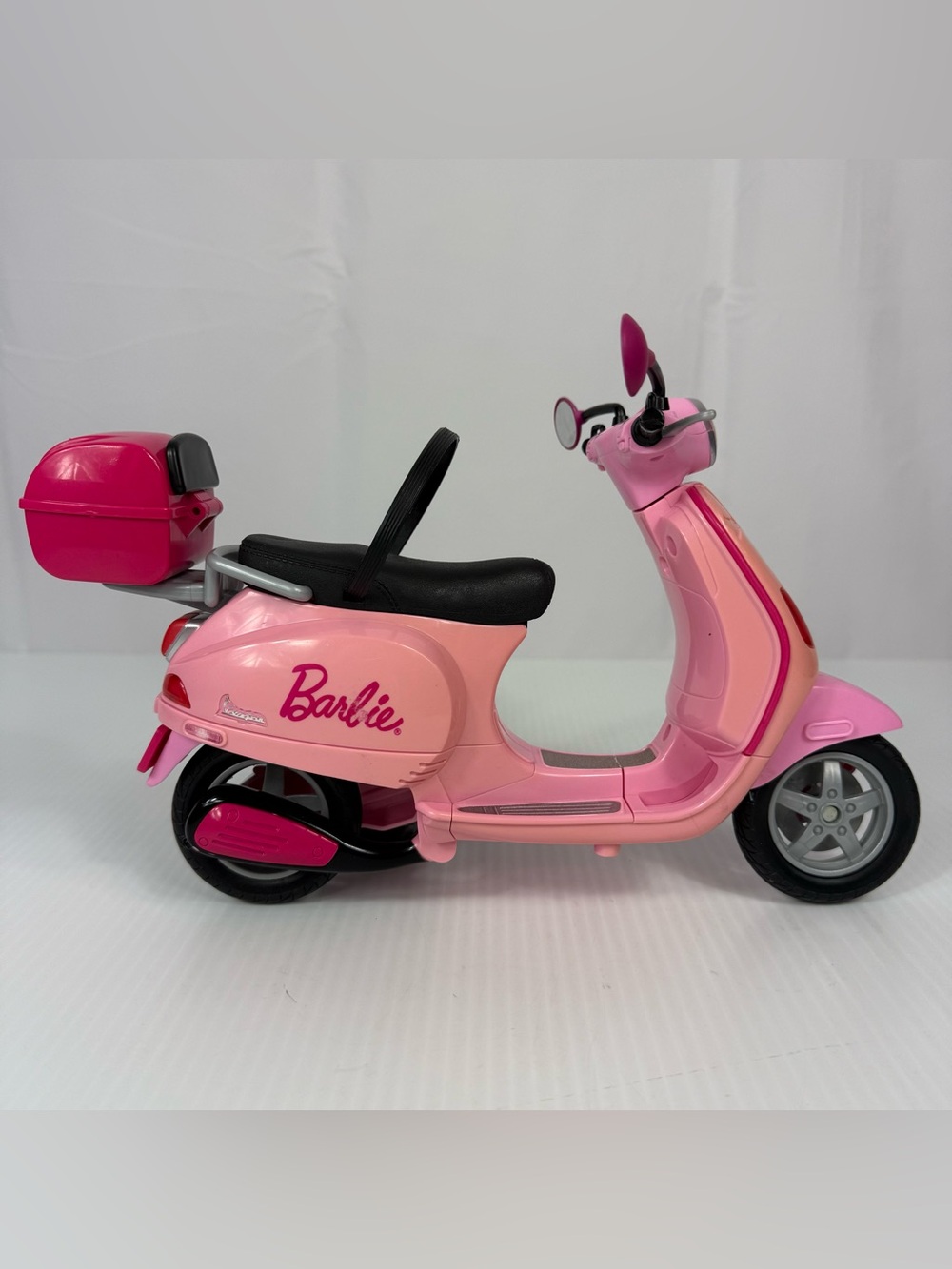 Barbie Pink Vespa Scooter Moped Mattel 2008 Incl. Side Mirrors Seat Belt Storage